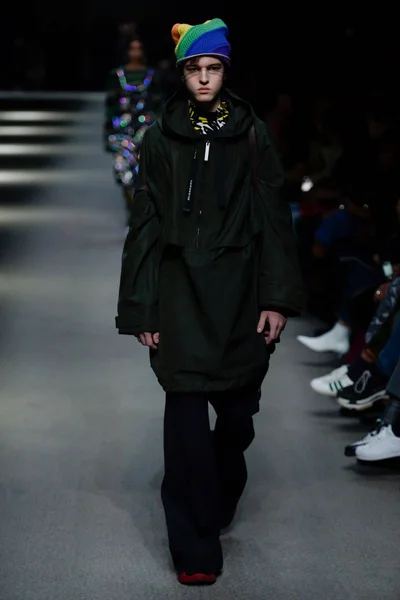 Look 39